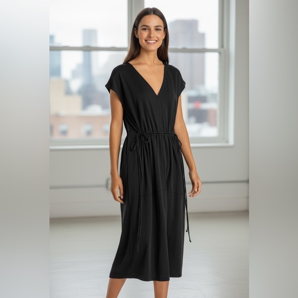 Vince Dresses & Skirts - Vince Popover Vneck Tier Dress Black Medium